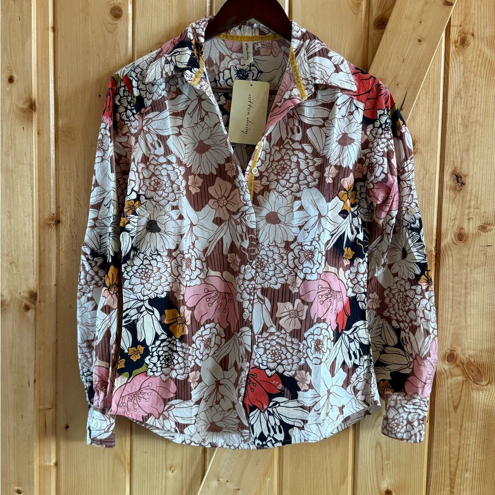 Cotton Daisy brand button up size small